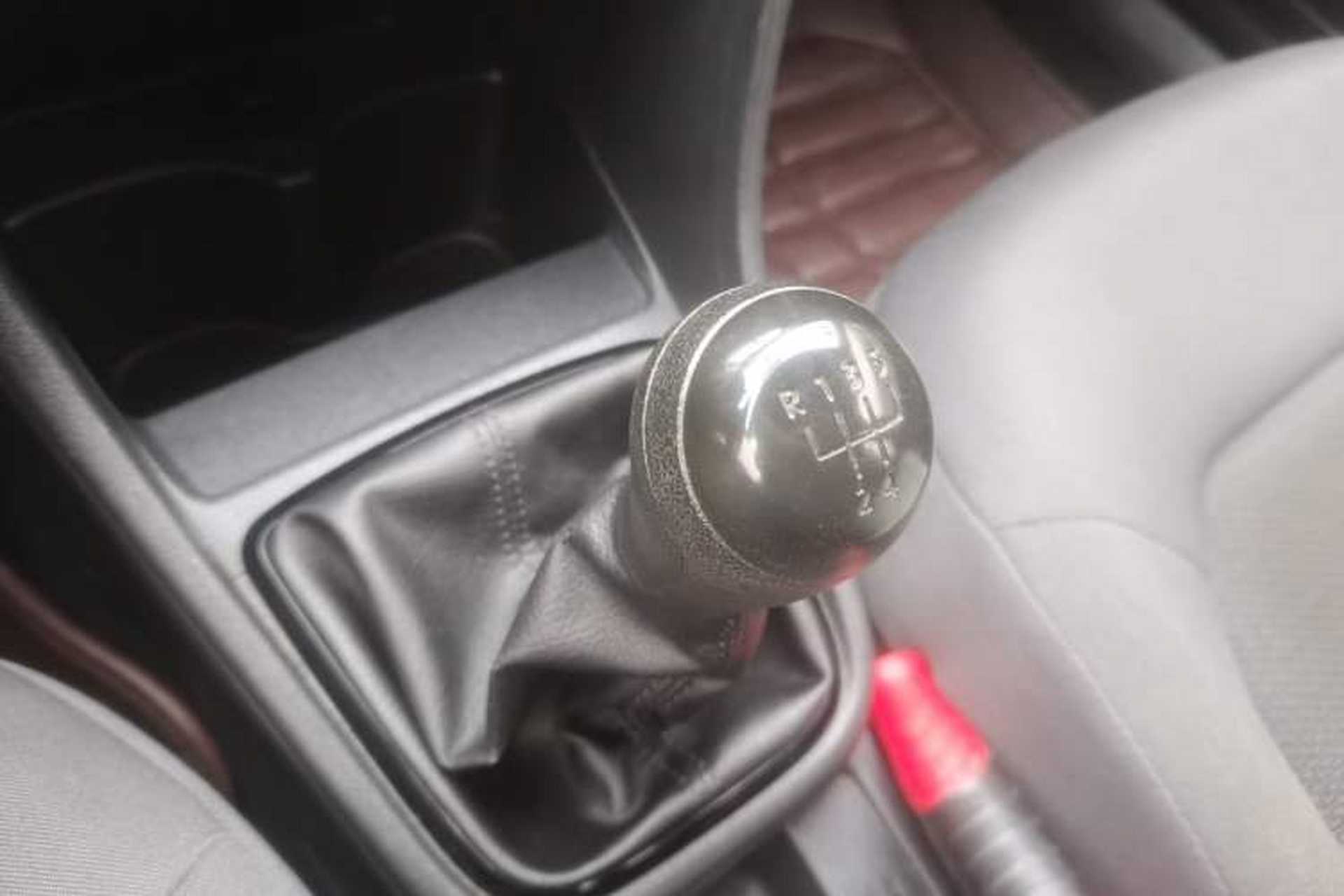 Used Volkswagen Santana 2015 1.6L Manual Fashion Edition Gear Lever