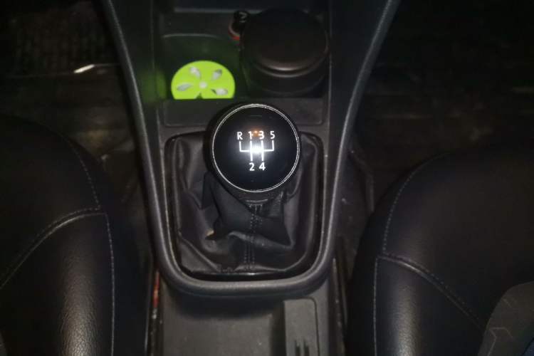 Used Volkswagen Santana 2015 1.6L Manual Comfort Edition Gear Lever