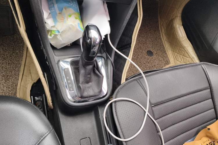 Used Volkswagen Santana 2015 1.6L Automatic Comfort Edition Gear Lever