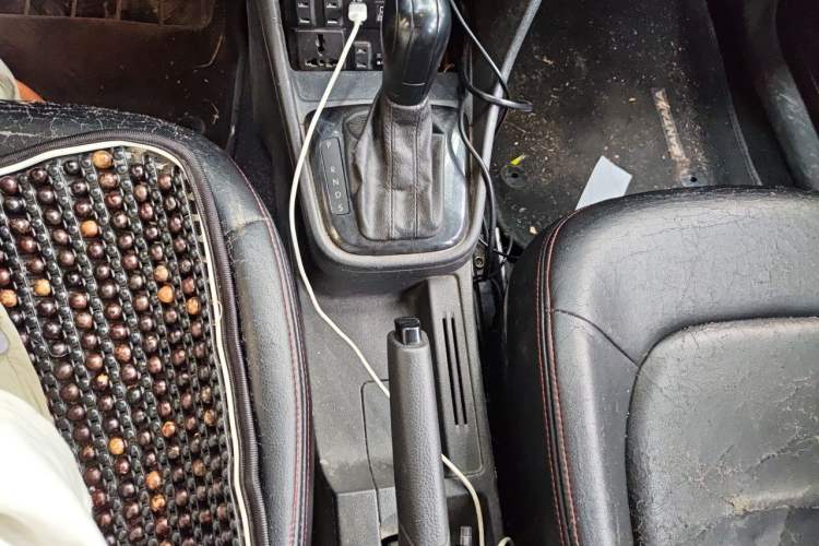 Used Volkswagen Santana 2015 1.6L Automatic Fashion Edition Gear Lever