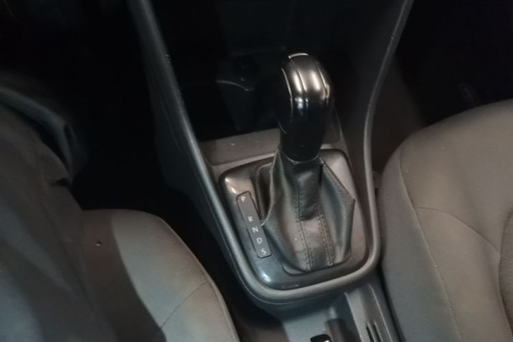 Used Volkswagen Santana 2015 1.6L Automatic Fashion Edition Gear Lever