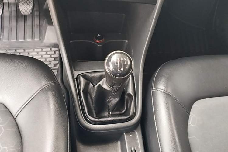 Used Volkswagen Santana 2015 1.4L Manual Comfort Edition Gear Lever