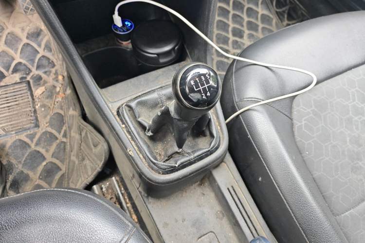 Used Volkswagen Santana 2015 1.6L Manual Comfort Edition Gear Lever
