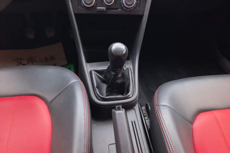 Used Volkswagen Santana 2015 1.6L Manual Fashion Edition Gear Lever