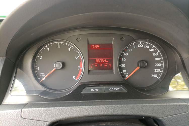 Used Volkswagen Santana 2015 1.6L Automatic Fashion Edition Instrument Cluster
