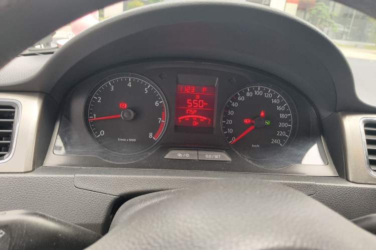 Used Volkswagen Santana 2015 1.6L Automatic Comfort Edition Instrument Cluster