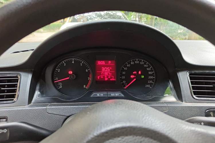 Used Volkswagen Santana 2015 1.6L Automatic Fashion Edition Instrument Cluster