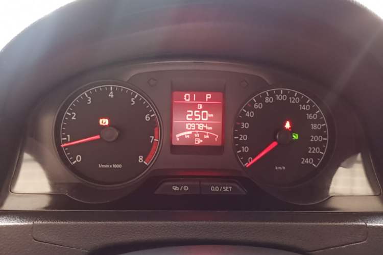 Used Volkswagen Santana 2015 1.6L Automatic Comfort Edition Instrument Cluster