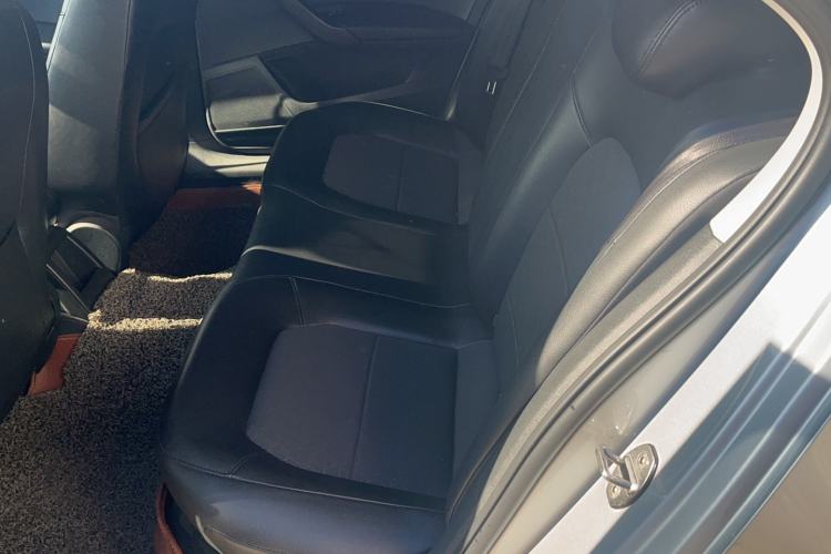 Used Volkswagen Santana 2015 1.6L Manual Comfort Edition Interior 1