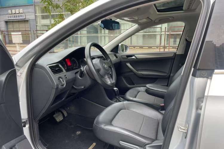 Used Volkswagen Santana 2015 1.6L Automatic Comfort Edition Interior 1