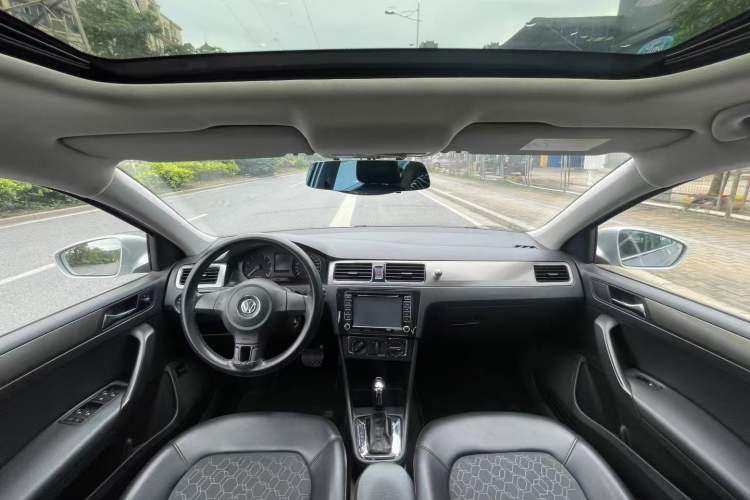 Used Volkswagen Santana 2015 1.6L Automatic Comfort Edition Interior 3