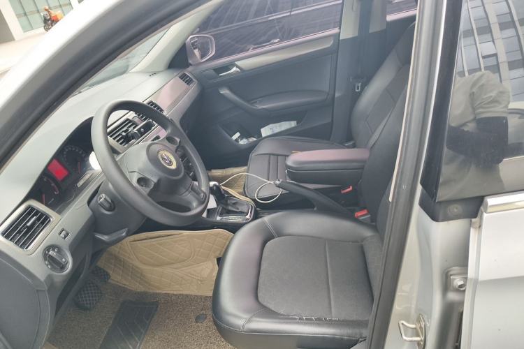 Used Volkswagen Santana 2015 1.6L Automatic Comfort Edition Left Front Seat