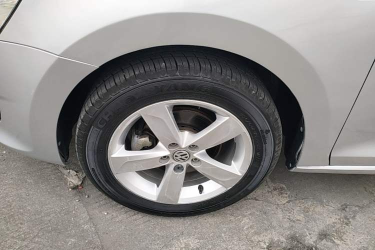 Used Volkswagen Santana 2015 1.4L Manual Comfort Edition Left Front Wheel Hub