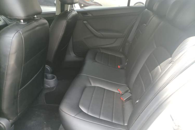 Used Volkswagen Santana 2015 1.6L Automatic Fashion Edition Left Rear Seat