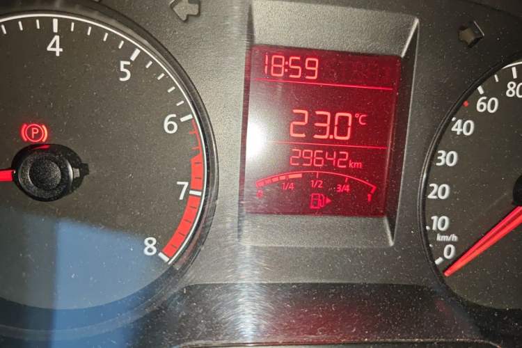 Used Volkswagen Santana 2015 1.4L Manual Fashion Edition Odometer Close Up