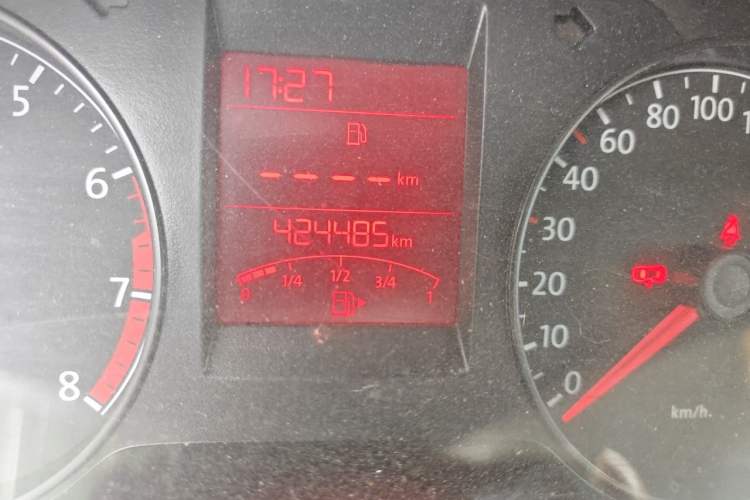Used Volkswagen Santana 2015 1.6L Manual Comfort Edition Odometer Close Up