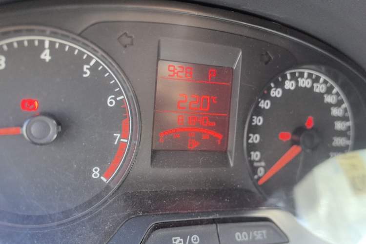 Used Volkswagen Santana 2015 Haval H6 1.6L Automatic Luxury Model Odometer Close Up
