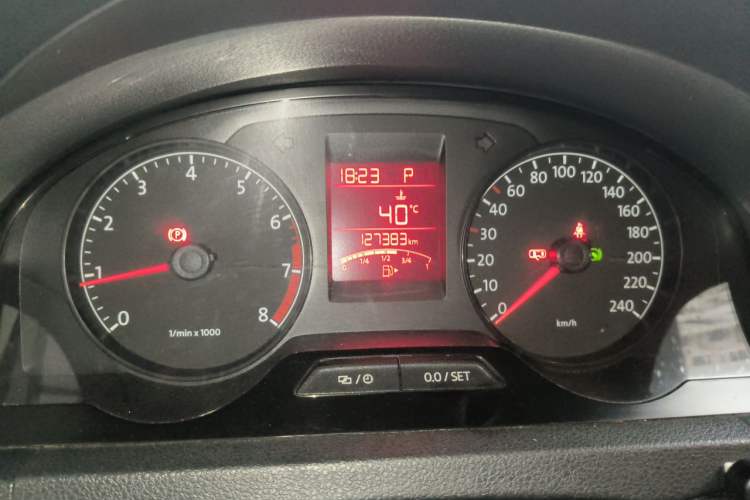 Used Volkswagen Santana 2015 1.6L Automatic Comfort Edition Odometer Close Up