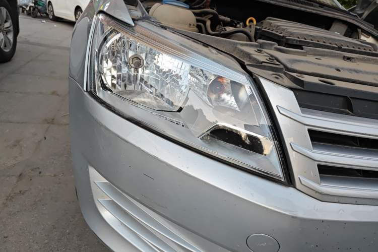 Used Volkswagen Santana 2015 1.4L Manual Fashion Edition Right Front Headlight