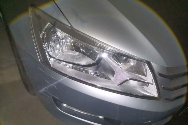 Used Volkswagen Santana 2015 1.6L Manual Comfort Edition Right Front Headlight