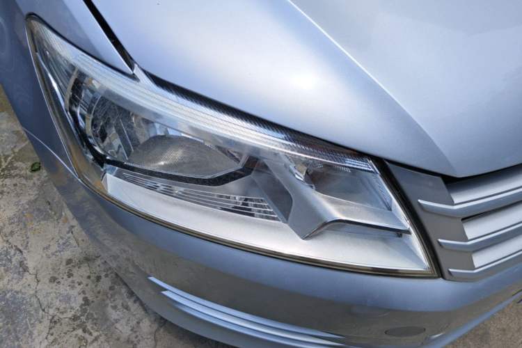 Used Volkswagen Santana 2015 1.4L Manual Fashion Edition Right Front Headlight