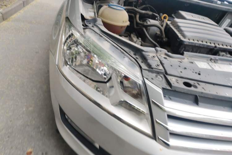 Used Volkswagen Santana 2015 1.6L Manual Comfort Edition Right Front Headlight