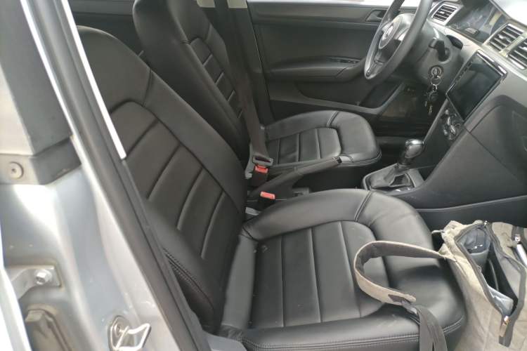 Used Volkswagen Santana 2015 1.6L Automatic Fashion Edition Right Front Seat
