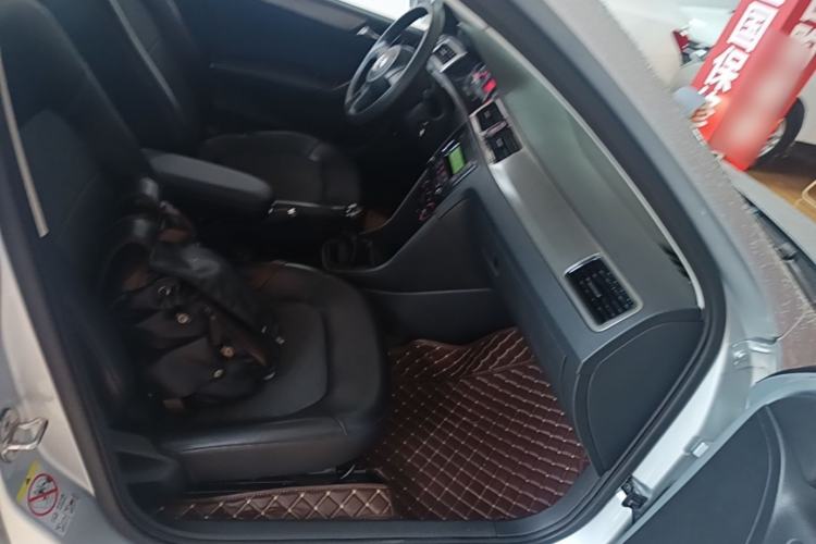 Used Volkswagen Santana 2015 1.6L Manual Comfort Edition Right Front Seat