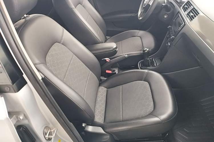 Used Volkswagen Santana 2015 1.4L Manual Comfort Edition Right Front Seat