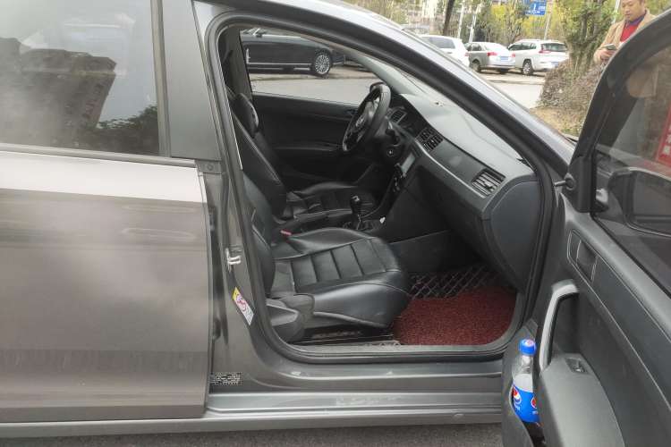 Used Volkswagen Santana 2015 1.6L Manual Fashion Edition Right Front Seat