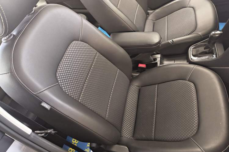 Used Volkswagen Santana 2015 Haval H6 1.6L Automatic Comfort Model Right Front Seat