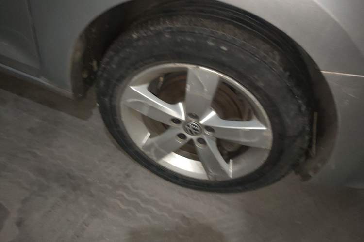 Used Volkswagen Santana 2015 1.6L Manual Comfort Edition Right Front Wheel Hub