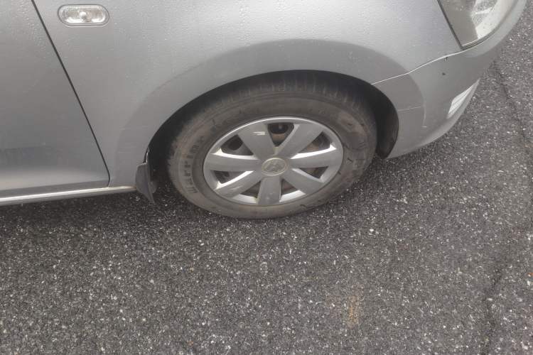 Used Volkswagen Santana 2015 1.6L Manual Fashion Edition Right Front Wheel Hub