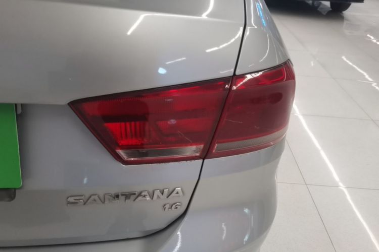 Used Volkswagen Santana 2015 1.6L Automatic Fashion Edition Right Rear Taillight