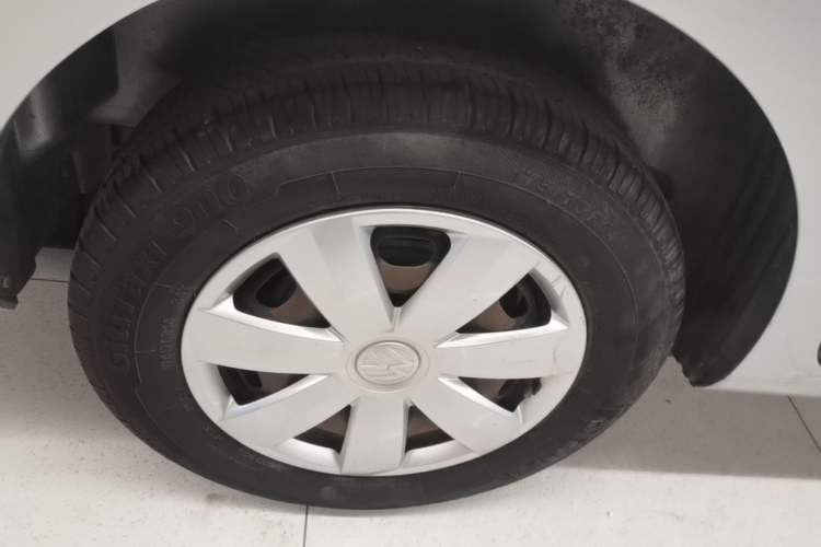 Used Volkswagen Santana 2015 1.6L Automatic Fashion Edition Right Rear Wheel Hub