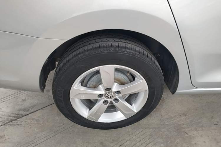 Used Volkswagen Santana 2015 1.4L Manual Comfort Edition Right Rear Wheel Hub