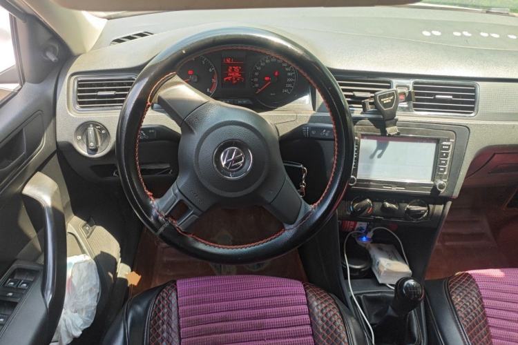 Used Volkswagen Santana 2015 1.6L Manual Fashion Edition Steering Wheel