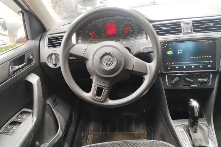 Used Volkswagen Santana 2015 1.6L Automatic Comfort Edition Steering Wheel