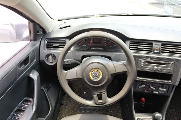 Used Volkswagen Santana 2015 1.4L Manual Fashion Edition Steering Wheel
