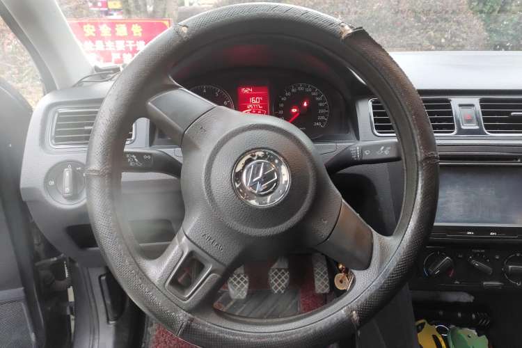 Used Volkswagen Santana 2015 1.6L Manual Fashion Edition Steering Wheel