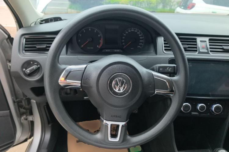 Used Volkswagen Santana 2015 1.6L Manual Fashion Edition Steering Wheel