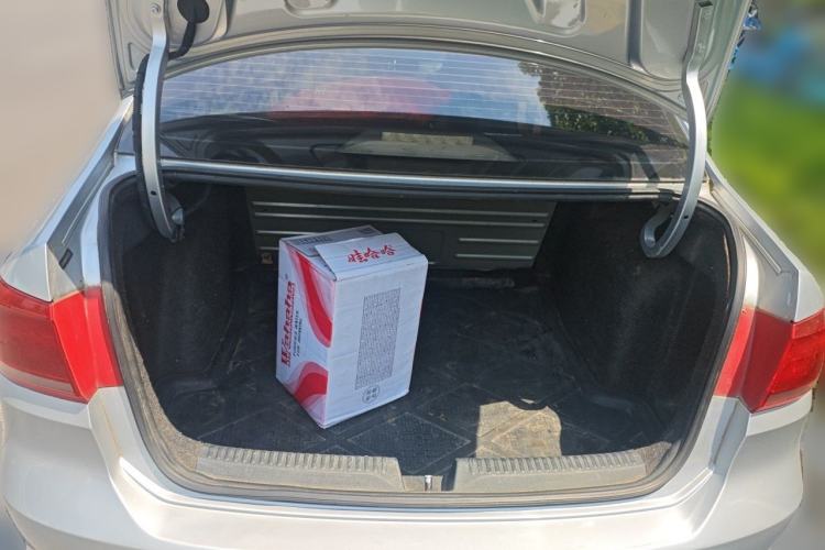 Used Volkswagen Santana 2015 1.6L Manual Fashion Edition Trunk