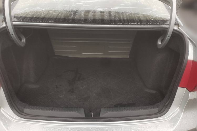Used Volkswagen Santana 2015 1.6L Manual Fashion Edition Trunk