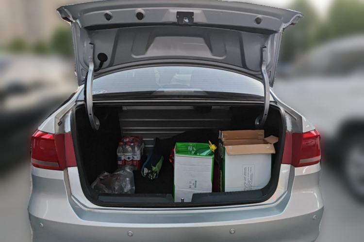Used Volkswagen Santana 2015 1.4L Manual Fashion Edition Trunk
