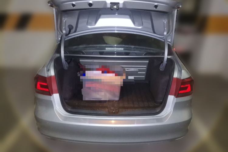 Used Volkswagen Santana 2015 1.6L Manual Comfort Edition Trunk