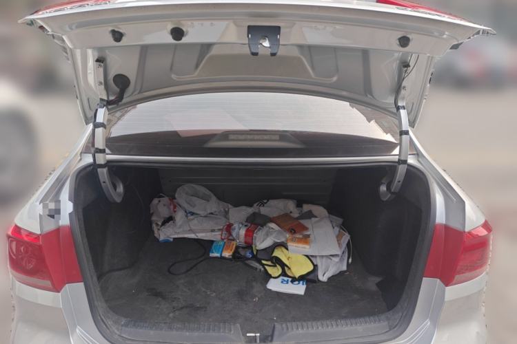Used Volkswagen Santana 2015 1.4L Manual Fashion Edition Trunk