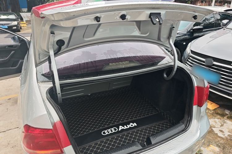 Used Volkswagen Santana 2015 1.4L Manual Fashion Edition Trunk