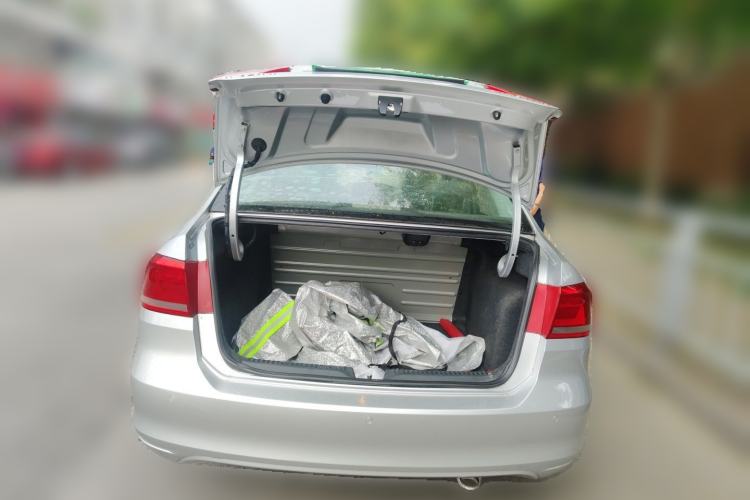 Used Volkswagen Santana 2015 1.6L Manual Comfort Edition Trunk