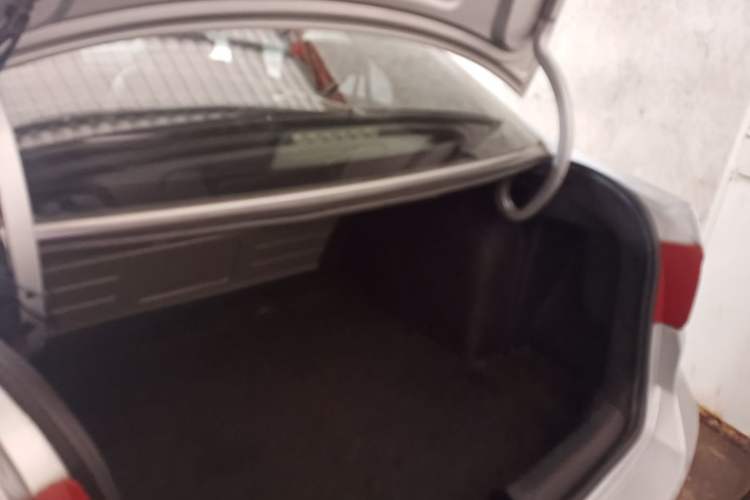 Used Volkswagen Santana 2015 1.6L Automatic Comfort Edition Trunk