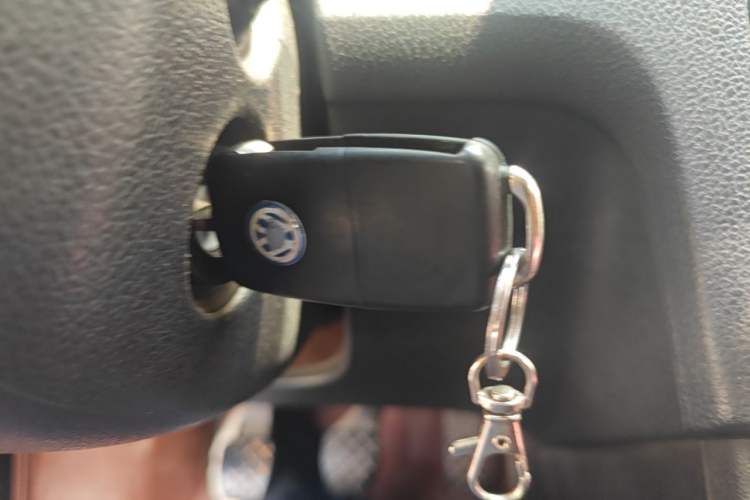 Used Volkswagen Santana 2015 1.6L Manual Fashion Edition Vehicle Key